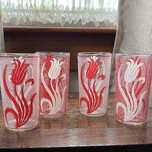 SET OF 4 VINTAGE RED & WHITE TULIP GLASSES